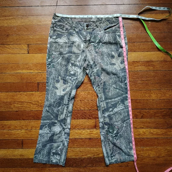 SOLD Mossy Oak Women's 8 Medium 29" Olive Green Realtree Camo Bootcut Pants - Picture 12 of 12